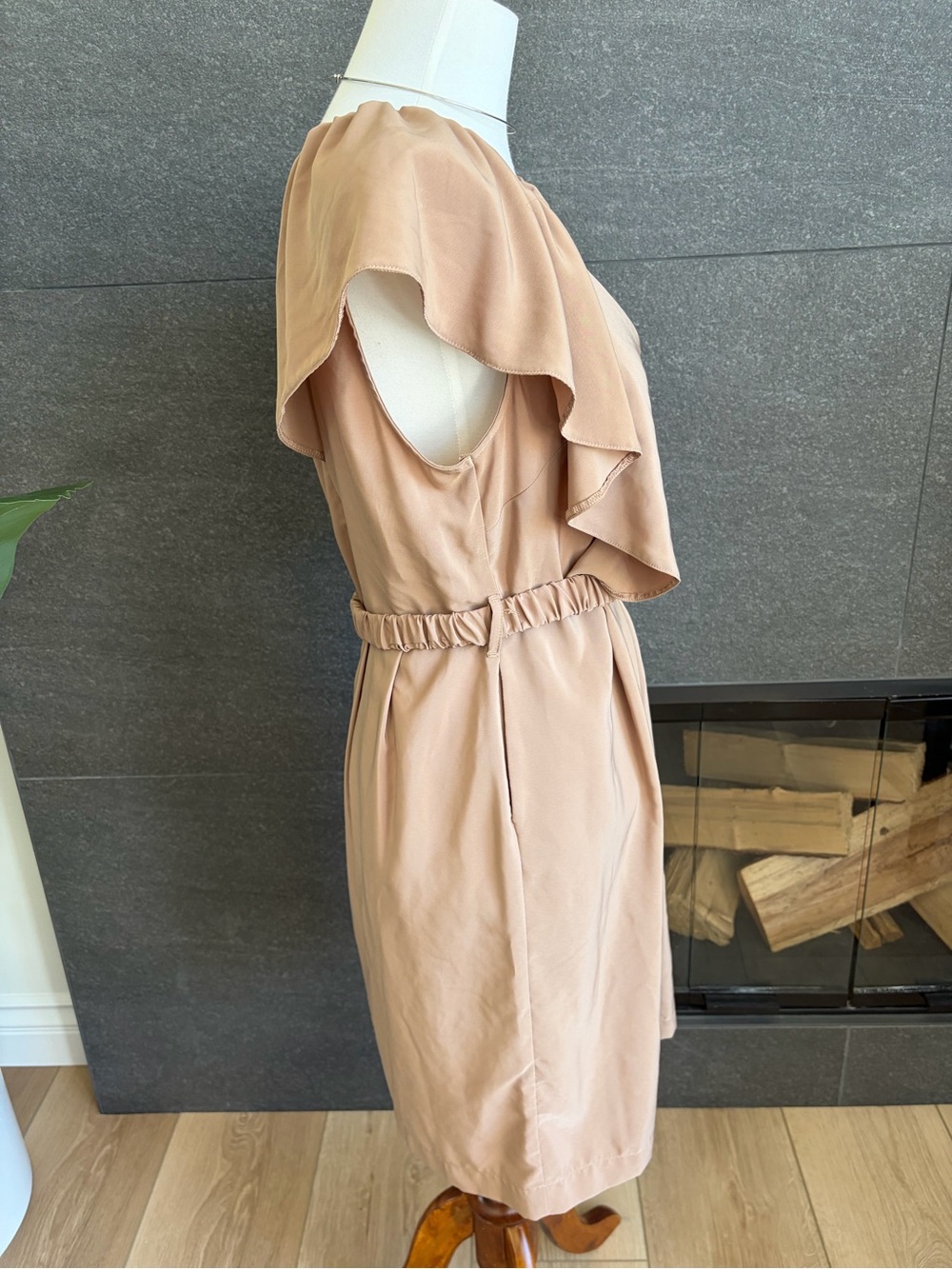 H and M Belted Deep V Ruffle Dress Size 10 - Picture 3 of 12